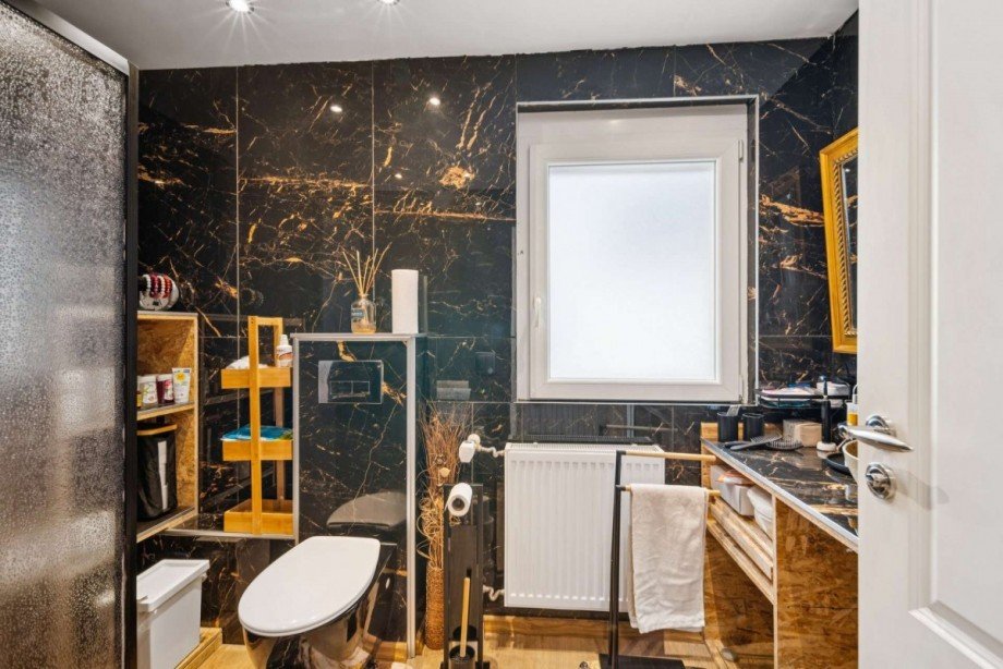 Badezimmer Doppelhaush�lfte R�sselsheim am Main