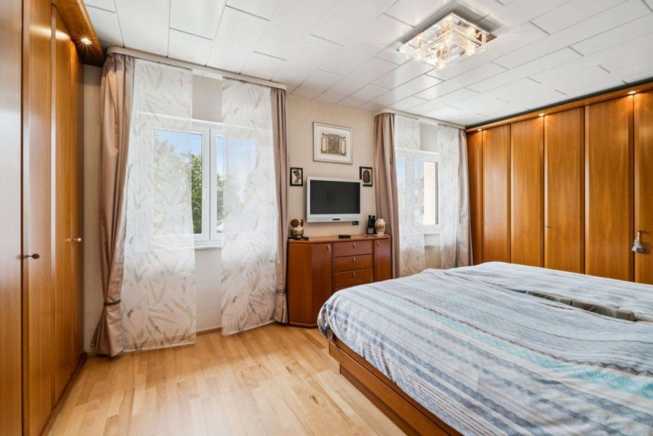 Schlafzimmer Doppelhaush�lfte Wiesbaden