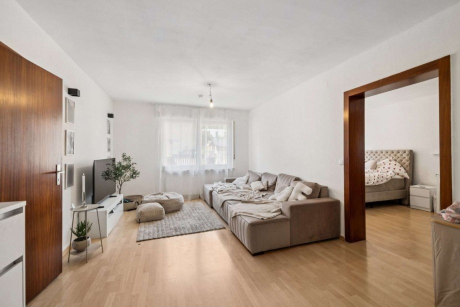 Wiesbaden Rambach Hinterhaus 1. OG Wohn- / Gesch�ftshaus Wiesbaden