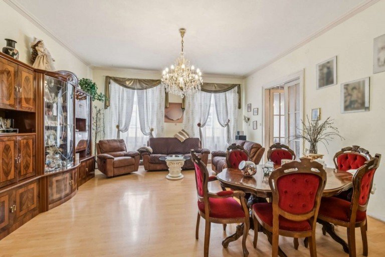 Wohnzimmer Wiesbaden Etagenwohnung 5 Zimmerwohnung 150 m2 in zentraler Toplage Wiesbaden Innenstadt