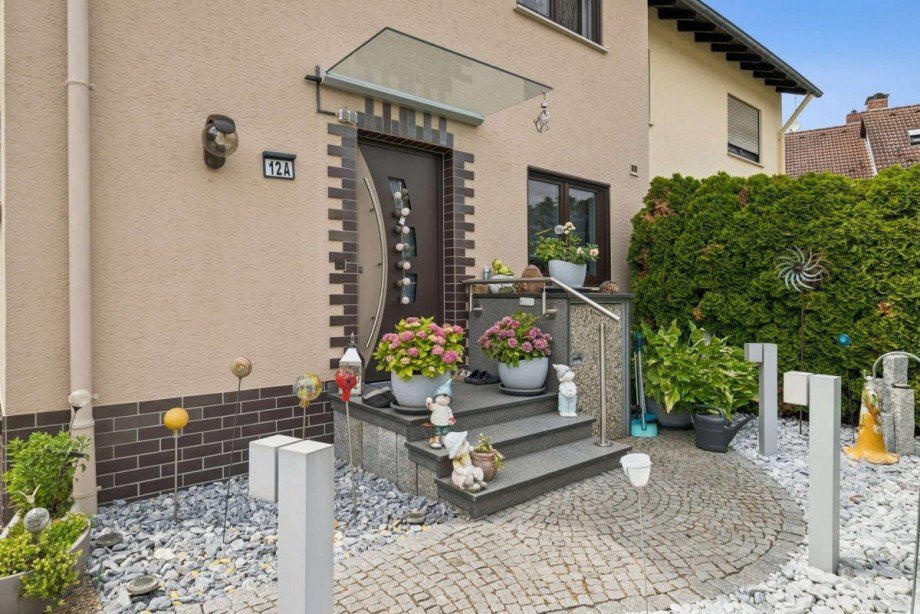 Au�enansicht Eingang Doppelhaush�lfte Wiesbaden