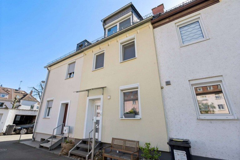 Reihenmittelhaus Mainz Kostheim Wiesbaden Reihenmittelhaus Gepflegtes modernisiertes Reihenhaus S�dausrichtung sch�ner Garten Mainz Kostheim