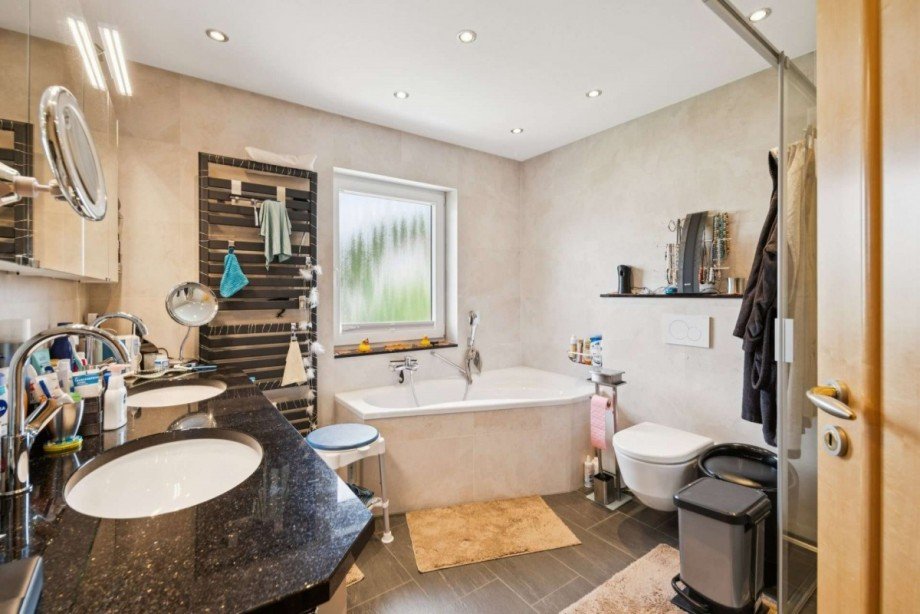 Badezimmer Doppelhaush�lfte Wiesbaden