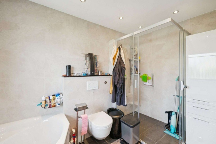 Badezimmer Doppelhaush�lfte Wiesbaden