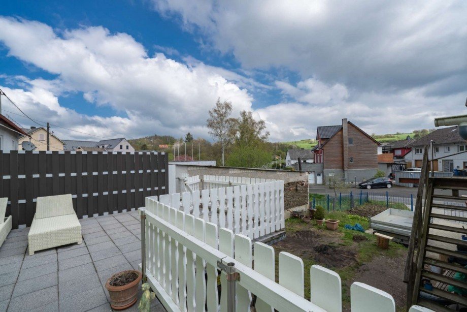 Herberich-Dammstr-3-Heidenrod-23-05-02-81-HDR Einfamilienhaus Heidenrod