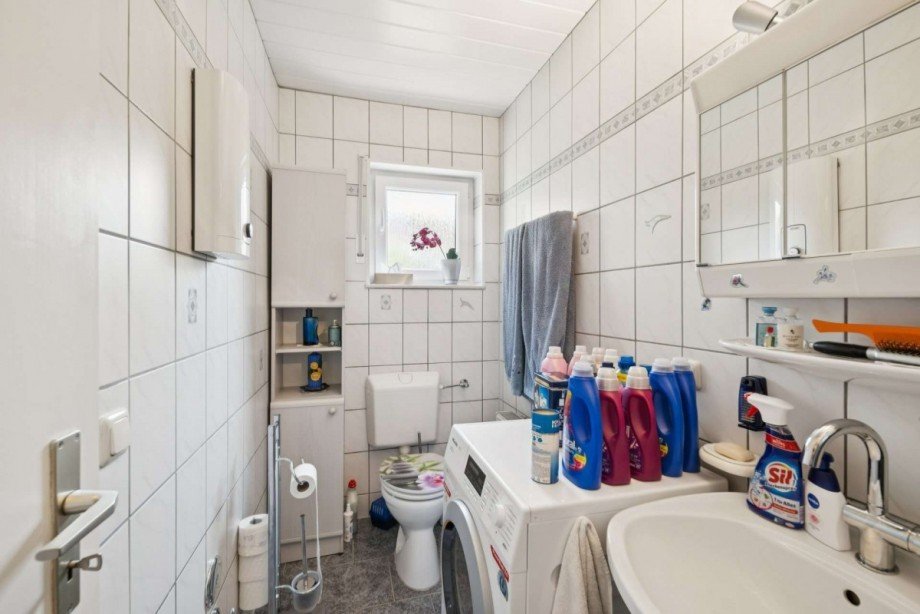 Badezimmer Doppelhaush�lfte Wiesbaden