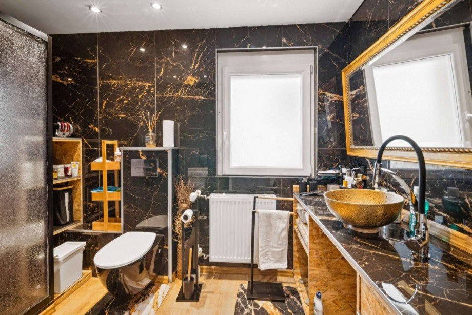 Badezimmer Doppelhaush�lfte R�sselsheim am Main